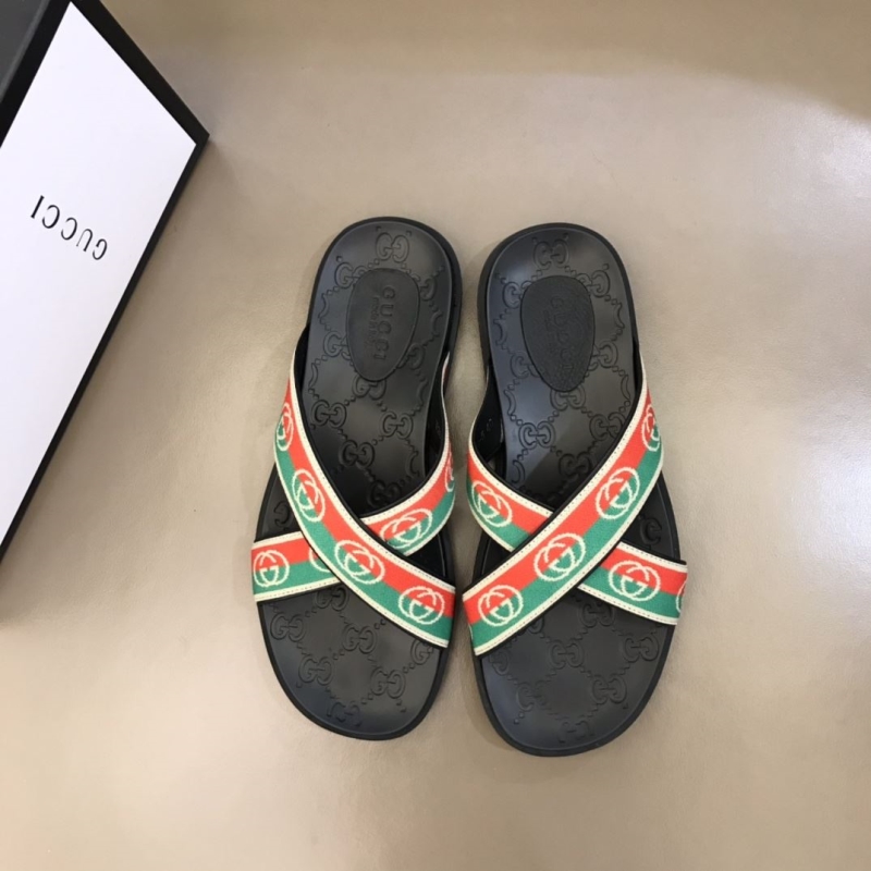 G*u*i slippers